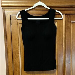 Black Sleeveless Square-Neck Women's top with bra built in size XXL. NEW